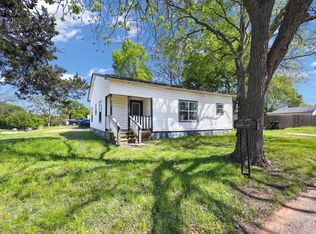 1130 W Day St, Denison, TX 75020