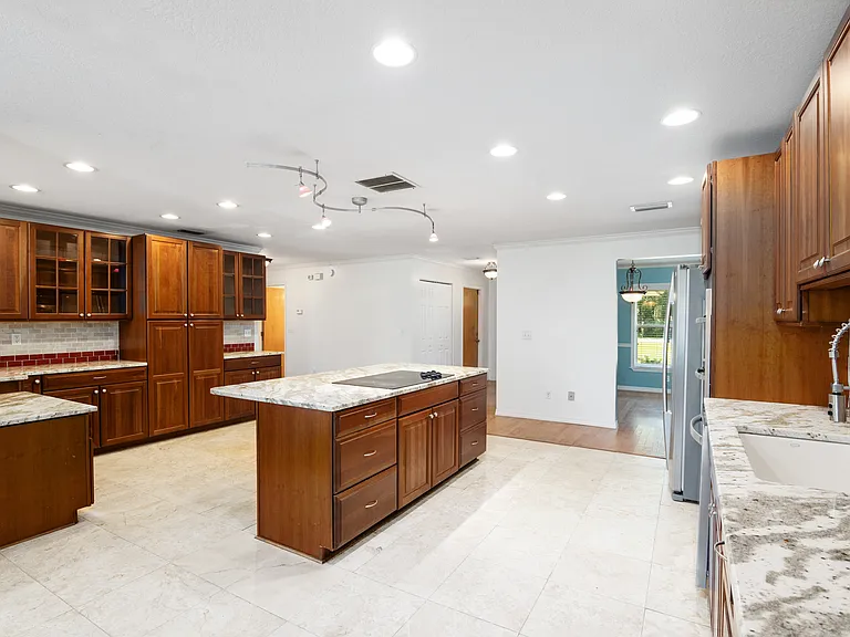 1194 NE 155th Ct — Photo 9