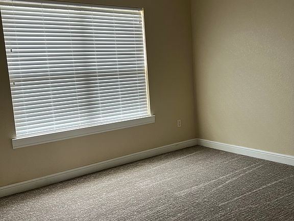 4th image of 206 E 5th Ave #206
