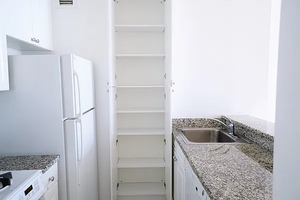 Rented by Renetta Real Estate | media 30