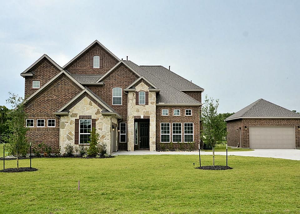 1st image of 311 Lago Circle Dr N