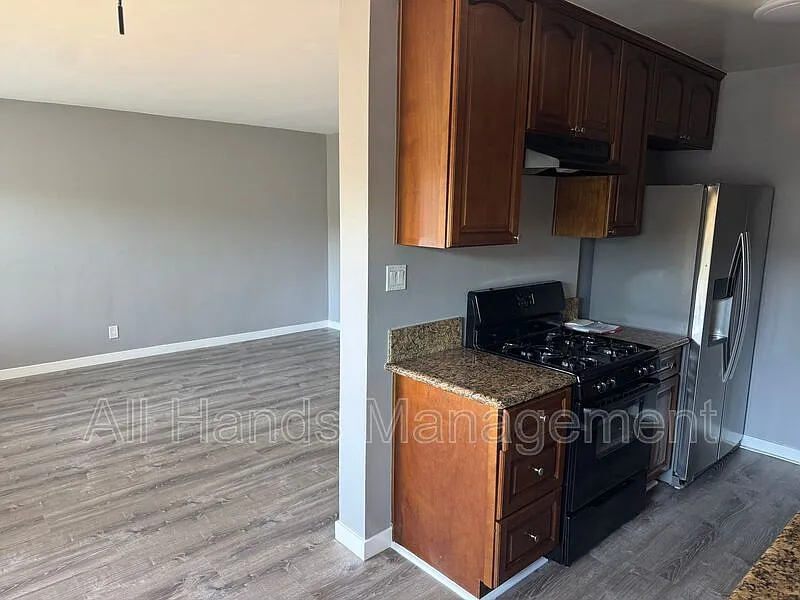 2 bed, 1.0 bath, 850 sqft, $2,395 — Photo 4