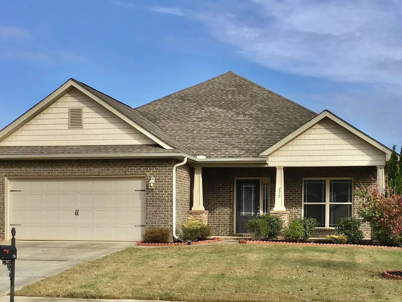 4 bed, 3.0 bath, 2215 sqft, $2,100 — Photo 1