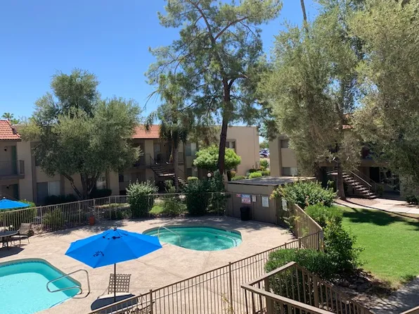 Desert Springs Apartments