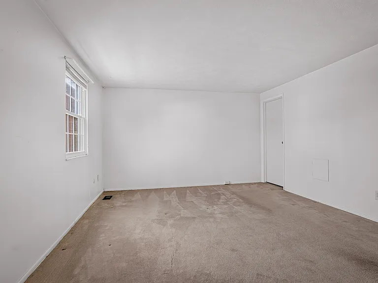 1913 Kirkby Dr — Photo 1