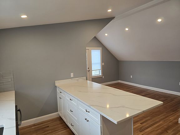 4th image of 29-31 Appleton St #3