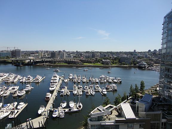 3rd image of 1201 Marinaside Cres #1605
