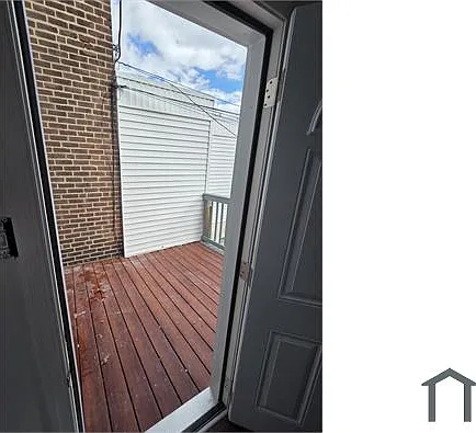 5259 Akron St — Photo 4