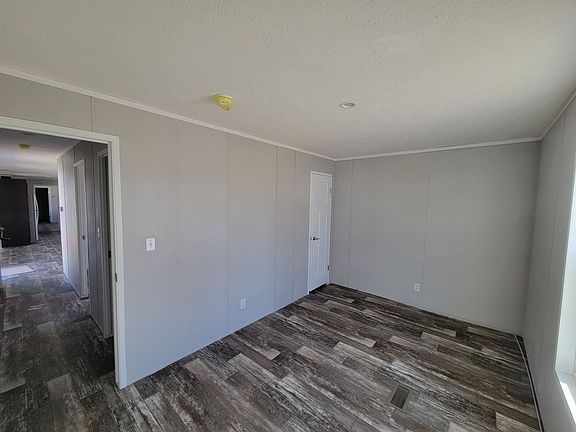 4th image of 500 E 50th St S #98