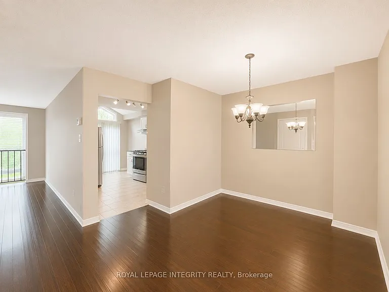 12 Kimbolton Cres — Photo 5