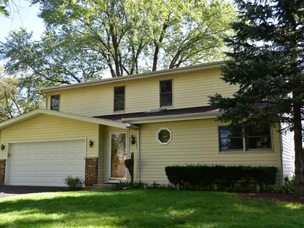 645 Pierce Ct, Grayslake, IL 60030