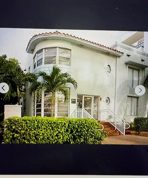 Renovated historic art deco designed by world famous architect Henry Hohauser