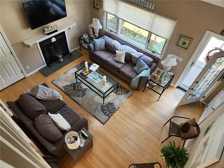 47 Treasure Rd — Photo 5