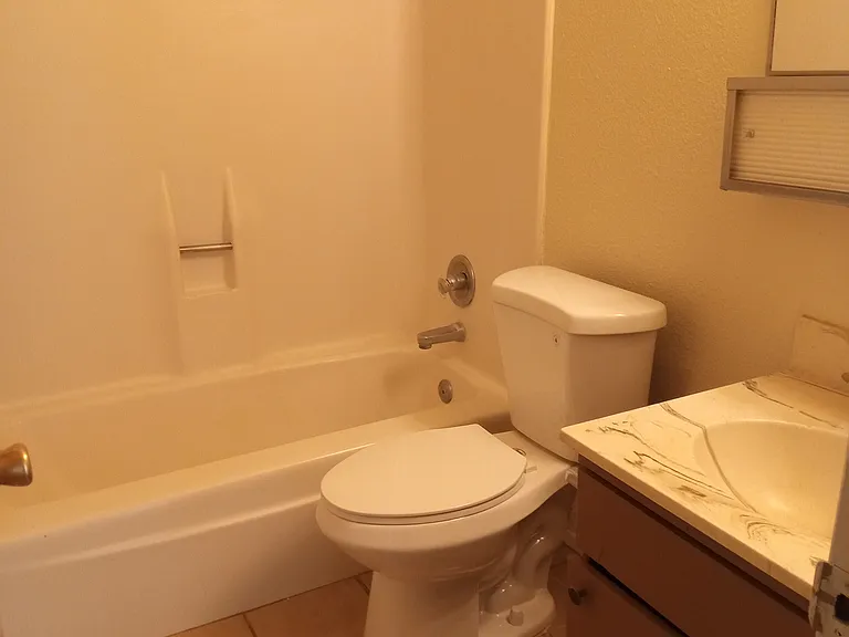 1410 S Espina St #7 — Photo 16