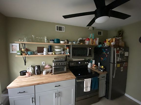 4th image of 513 W Lookout Dr APT 209