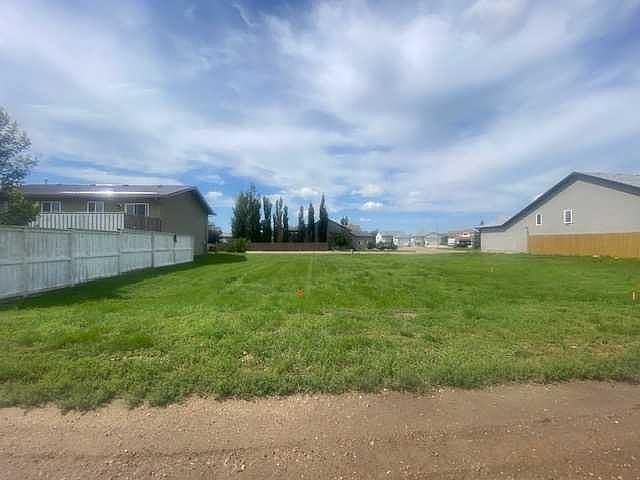 2nd image of 140 Upland Ave W