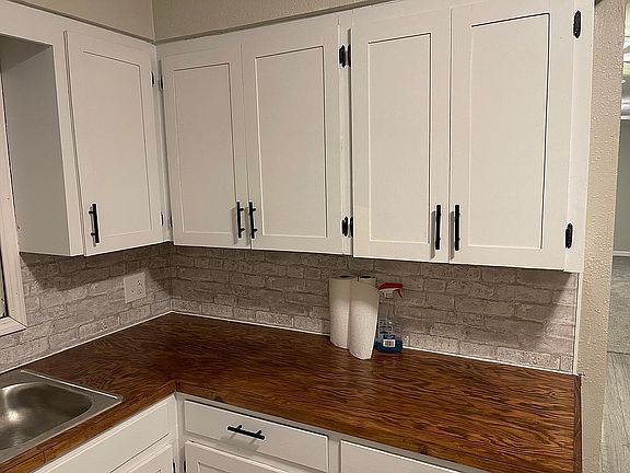 Kitchen Cabinets 
