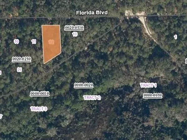 135 Florida Blvd #12, Satsuma, FL 32189