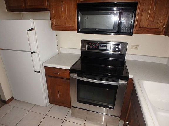 5th image of 5715 W 129th St APT 2D