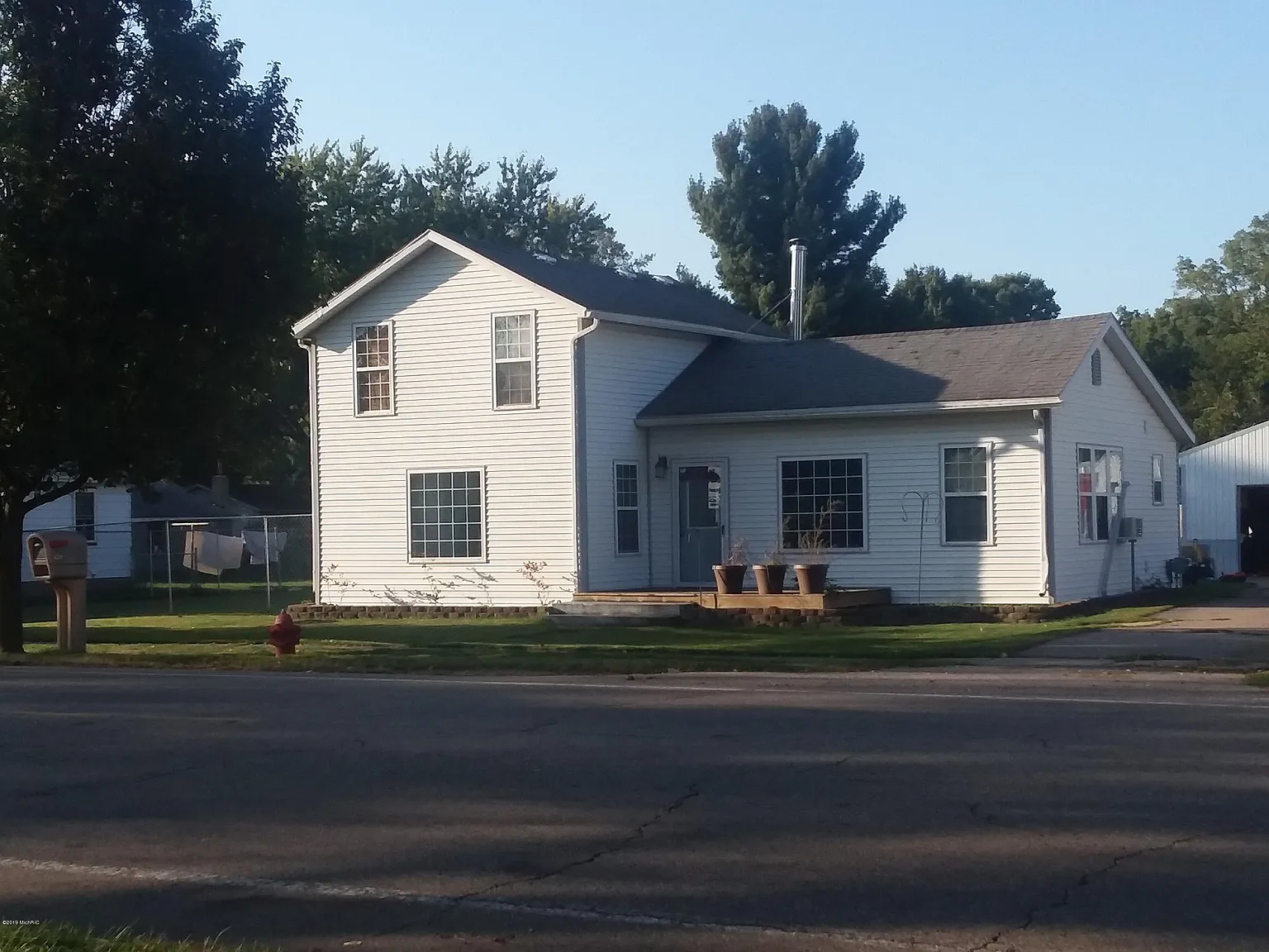 631 E Eliza St photo 1