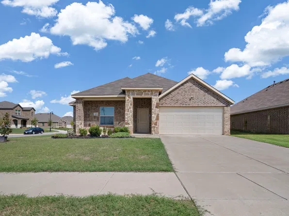 418 War Emblem Ln, Waxahachie, TX 75165