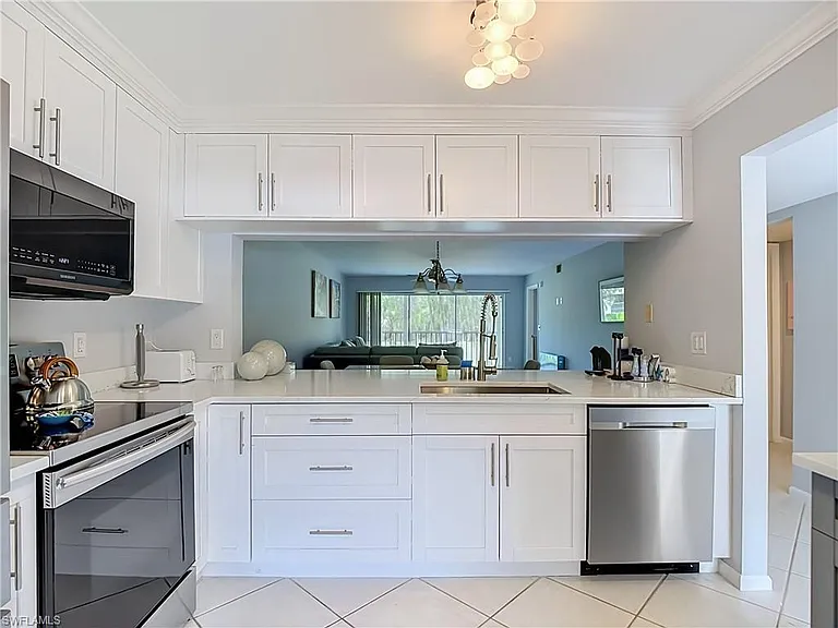 3685 Amberly Cir #D203 — Photo 10