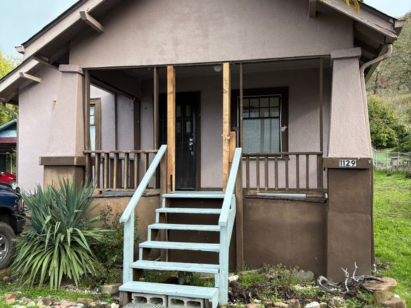 1129 NE Crescent Aly