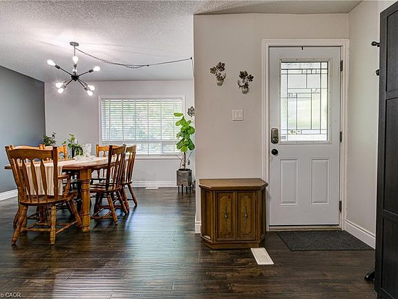 3rd image of 3 Oakwood Ave