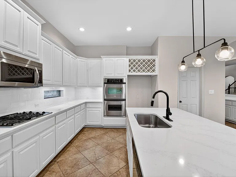 4004 Buckhaven Cv — Photo 2