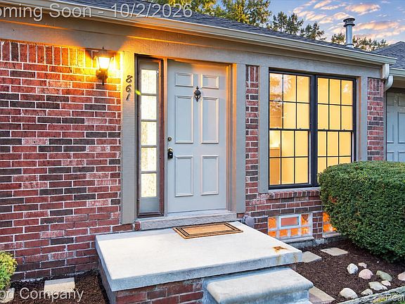 2nd image of 861 Langdon Ct