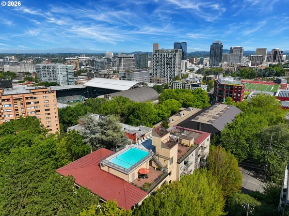 2021 SW Main St Unit 33, Portland, OR 97205