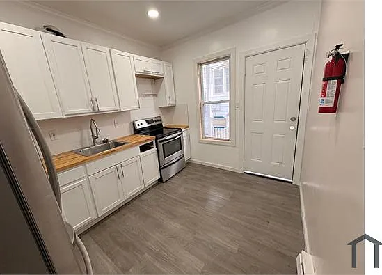 411 W Market St #1 — Photo 13