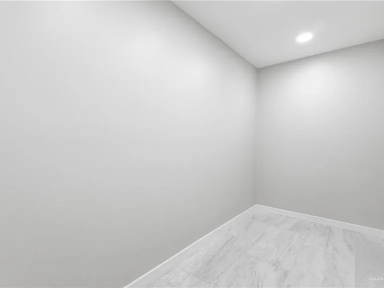2206 Corales St — Photo 11