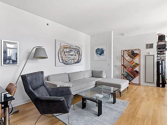 4th image of 11 E 29th St APT 22B