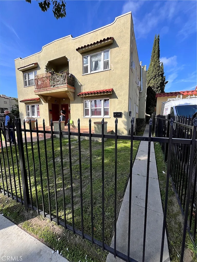 1 bed, 800 sqft, $1,750 — Photo 1