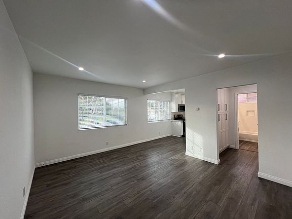 3rd image of 2513 Grant Ave APT B