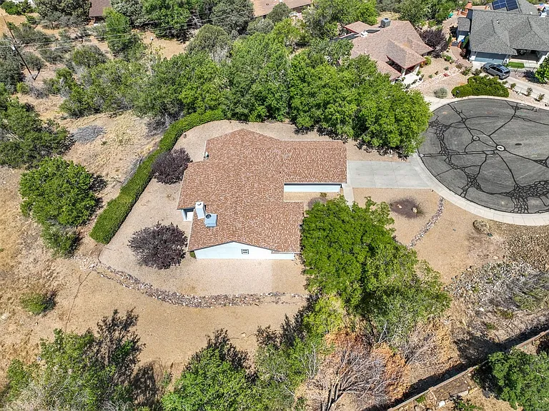 379 Badger Ct — Photo 38