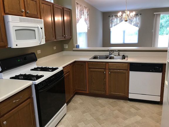 4th image of 12614 Oak Grove Dr