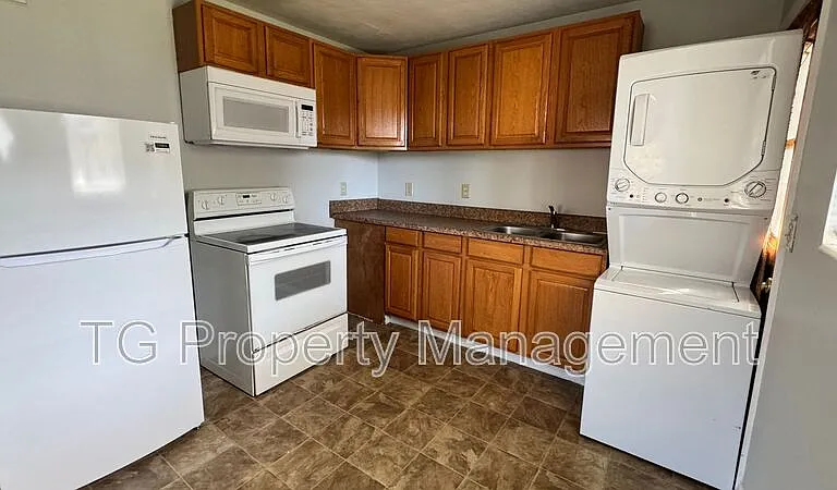 211 9th St N #5 — Photo 2