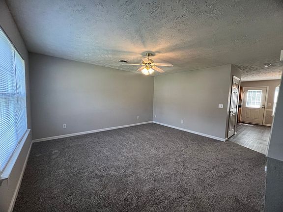4th image of 1516 Center Pointe Dr