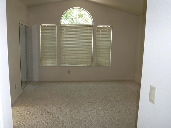 4th image of 517 Porpoise Bay Ter APT A