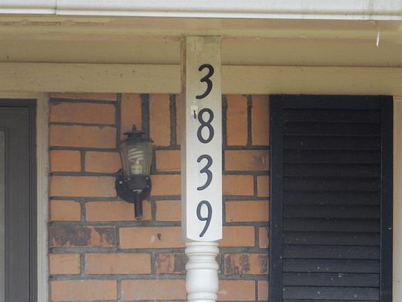 2nd image of 3839 Briarcliff Dr