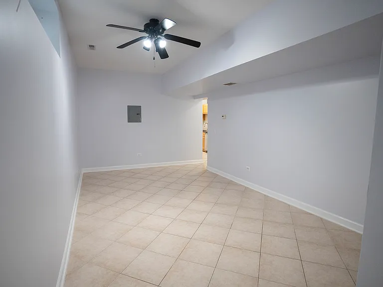 2416 N Greenview Ave #G — Photo 10