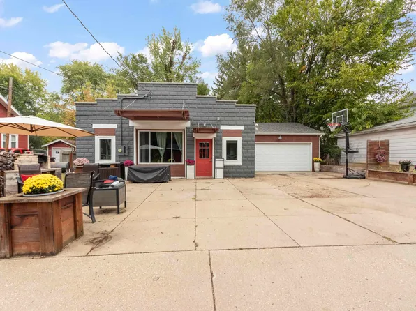 1111 W Armstrong Ave, Peoria, IL 61606