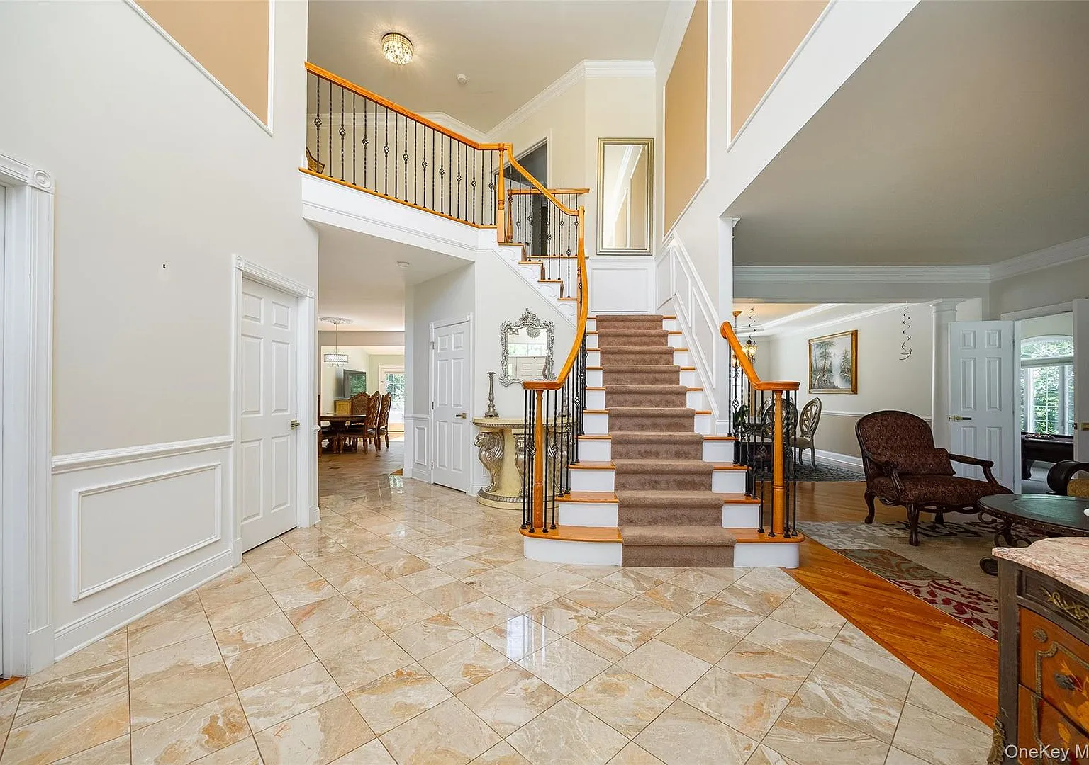 5 bed, 5.5 bath, 6888 sqft, $6,500 — Photo 2