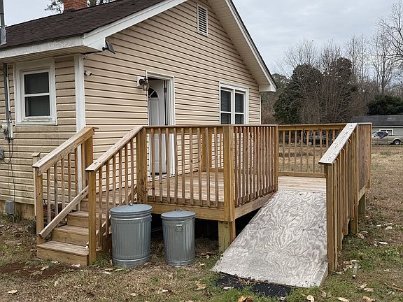 3rd image of 881 Belvedere Clearwater Rd