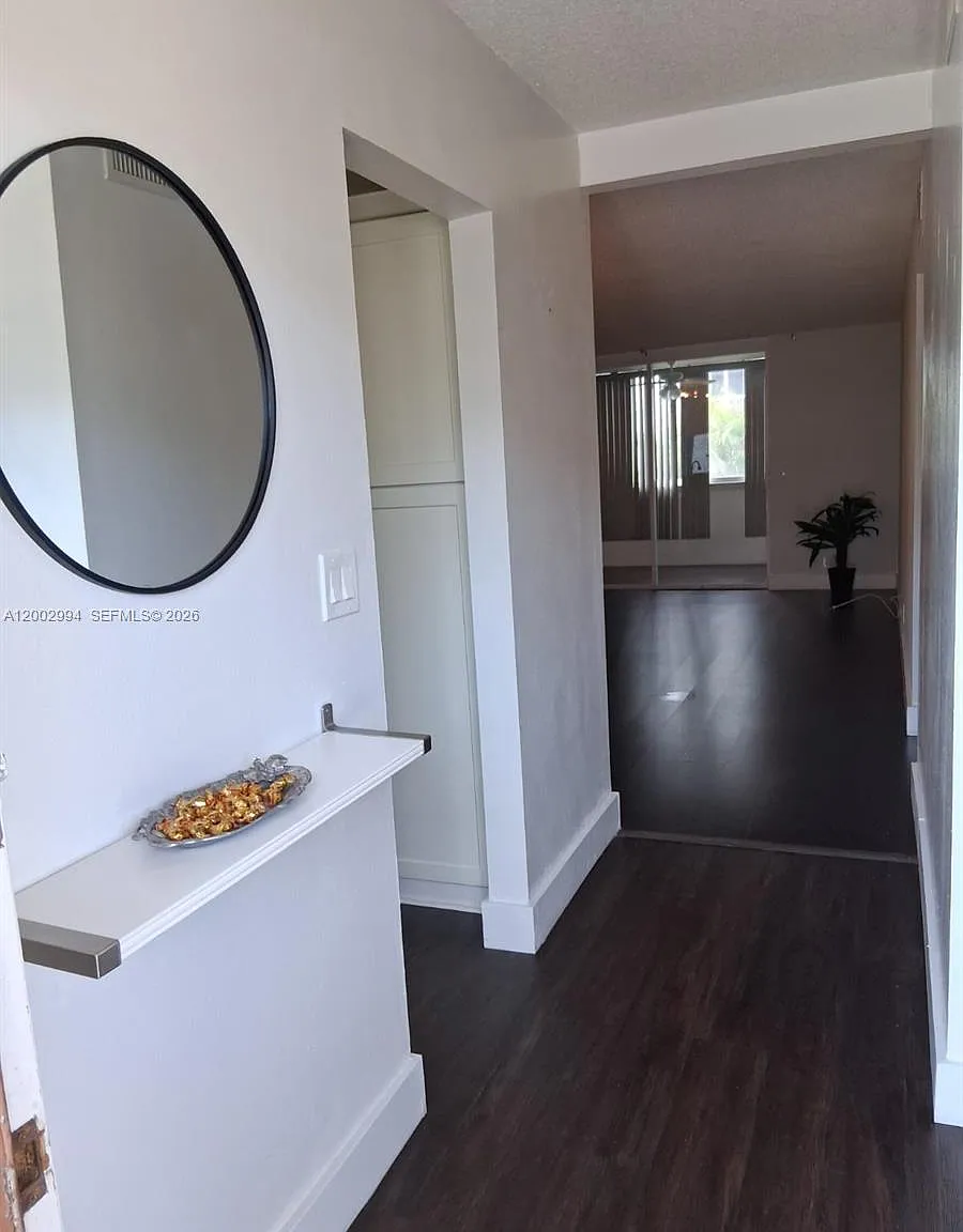 Meadowbrook Towers Condo — Photo 3