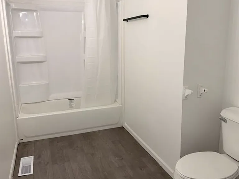140 Crystal Ct — Photo 10