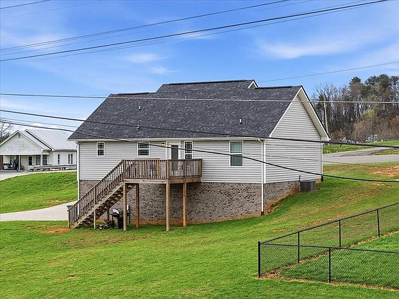 5th image of 2467 Fish Hatchery Rd