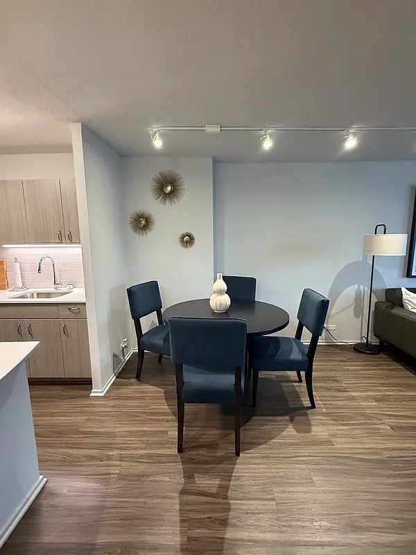 1 bed, 1.0 bath, 800 sqft, $2,580 — Photo 3
